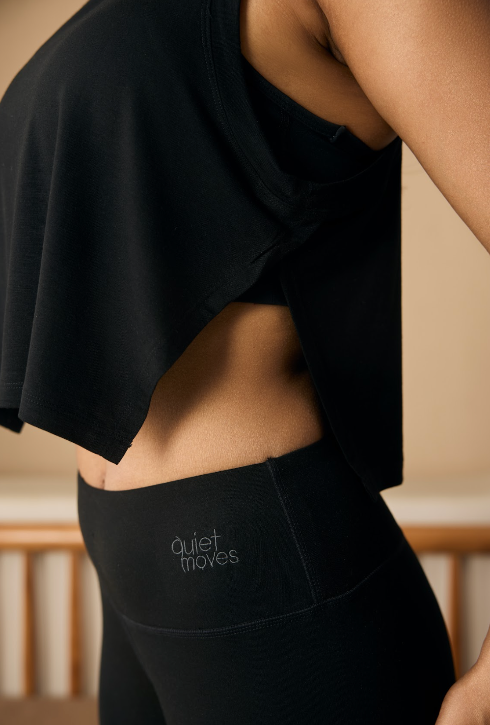 The HIIT Crop (Jet Black)